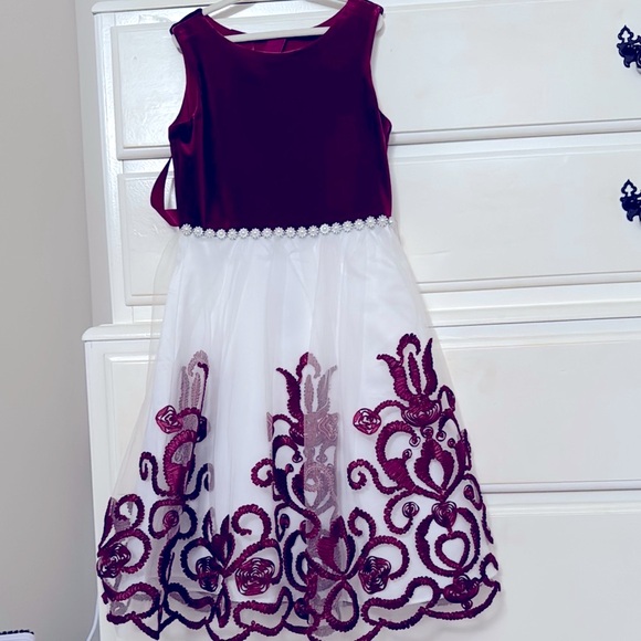Elegant Burgundy and White Kids Dress - Picture 1 of 6